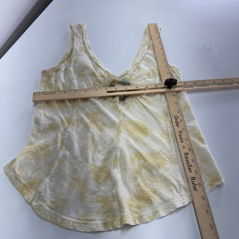 Free People Tank Top Womens Medium Yellow Tie Die Crochet Medallion Split Back - Picture 6 of 6